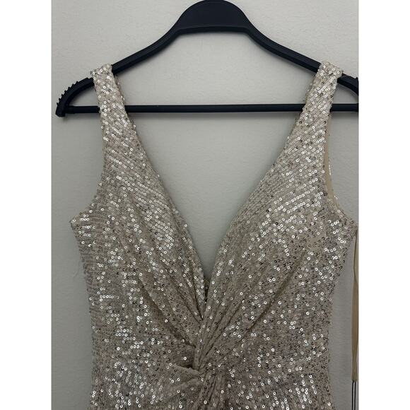 New Ieena For Mac Duggal Silver Sequined V-Neck Dress 26496 Size 2 - Picture 2 of 10